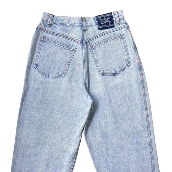 80s vintage highwaisted bleached mom jeans lightwash pleated tapered distressed. - Picture 4 of 8